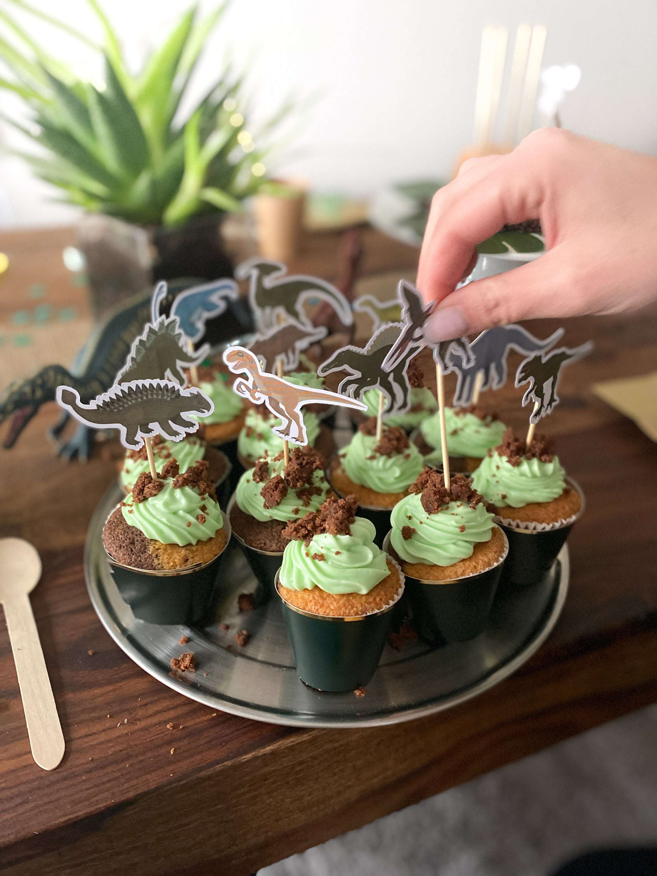 Cupcake Manschetten Tannengrün mit Goldrand -hey-Party.de- Cupcake Wrapper -#Variante_