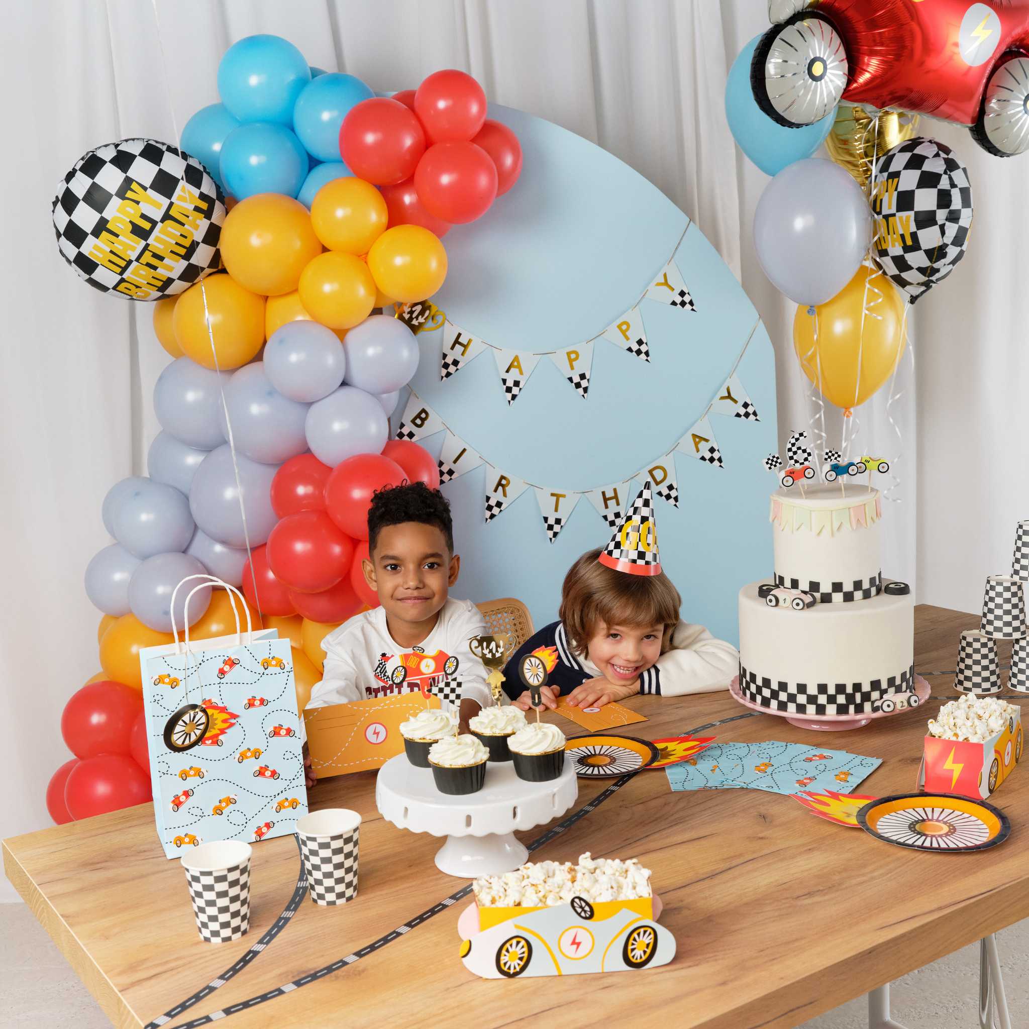 Girlande Happy Birthday Pokal -hey-Party.de- Girlanden -#Variante_