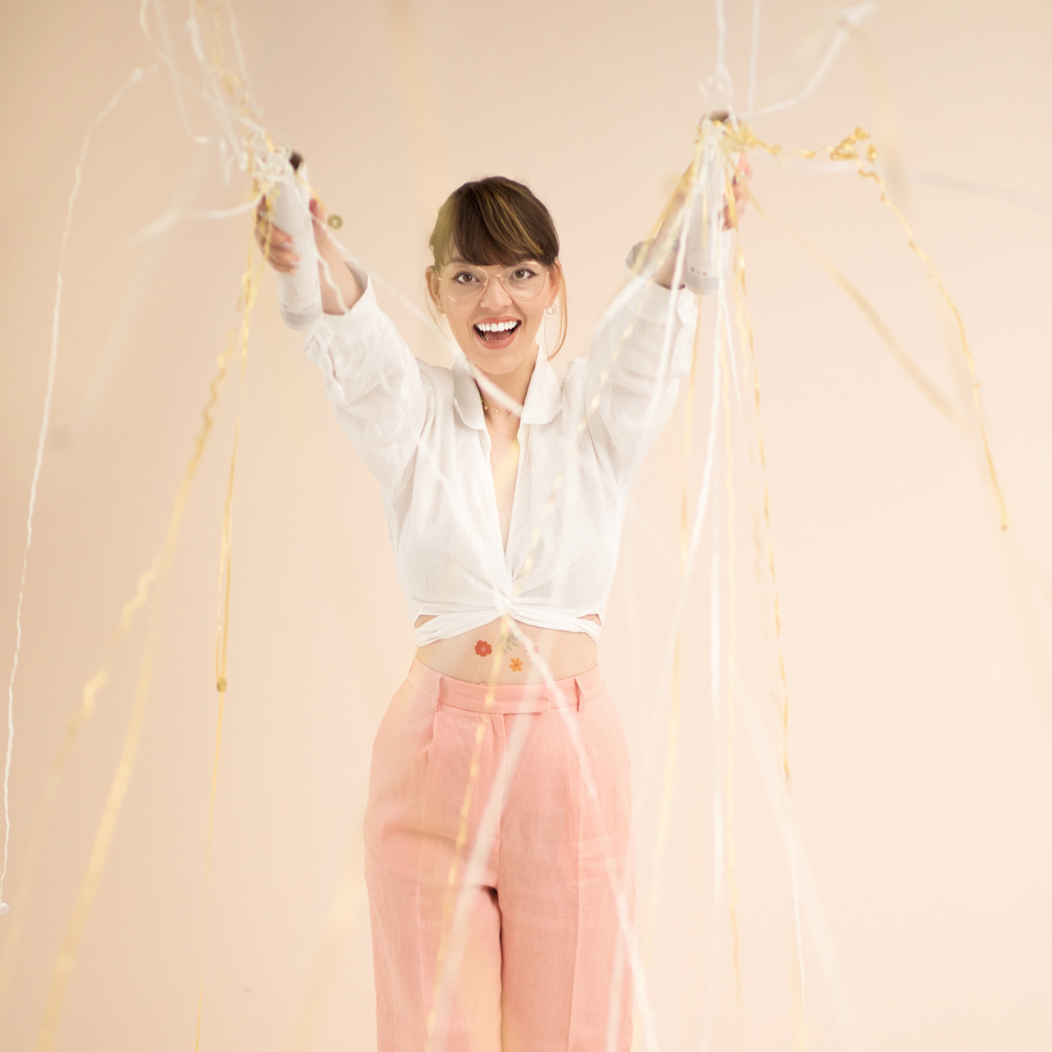 Mini- Konfettikanone Luftschlangen Gold & Weiß -hey-Party.de- Konfettikanonen -#Variante_