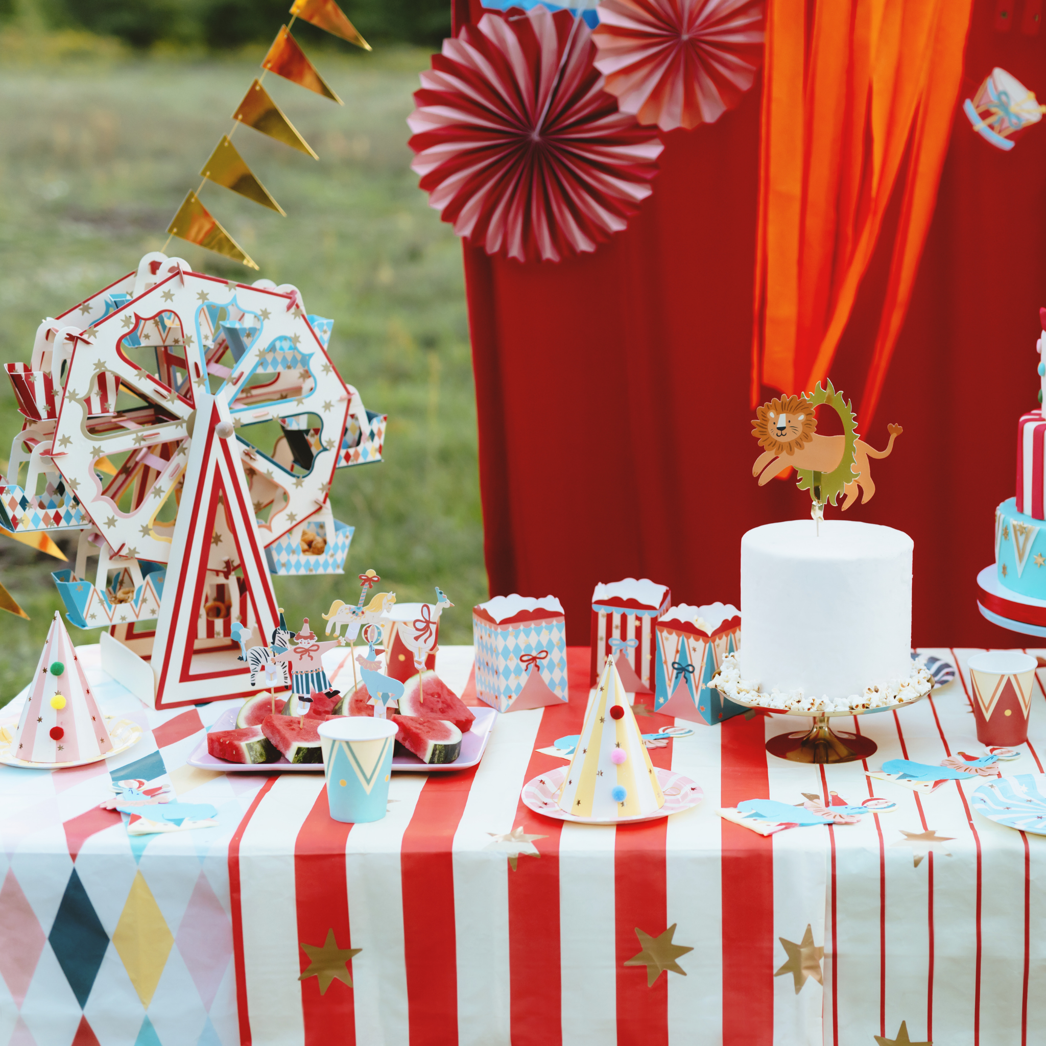 Papiertischdecke Zirkus Linien & Sterne -hey-Party.de- Tischdecken -#Variante_