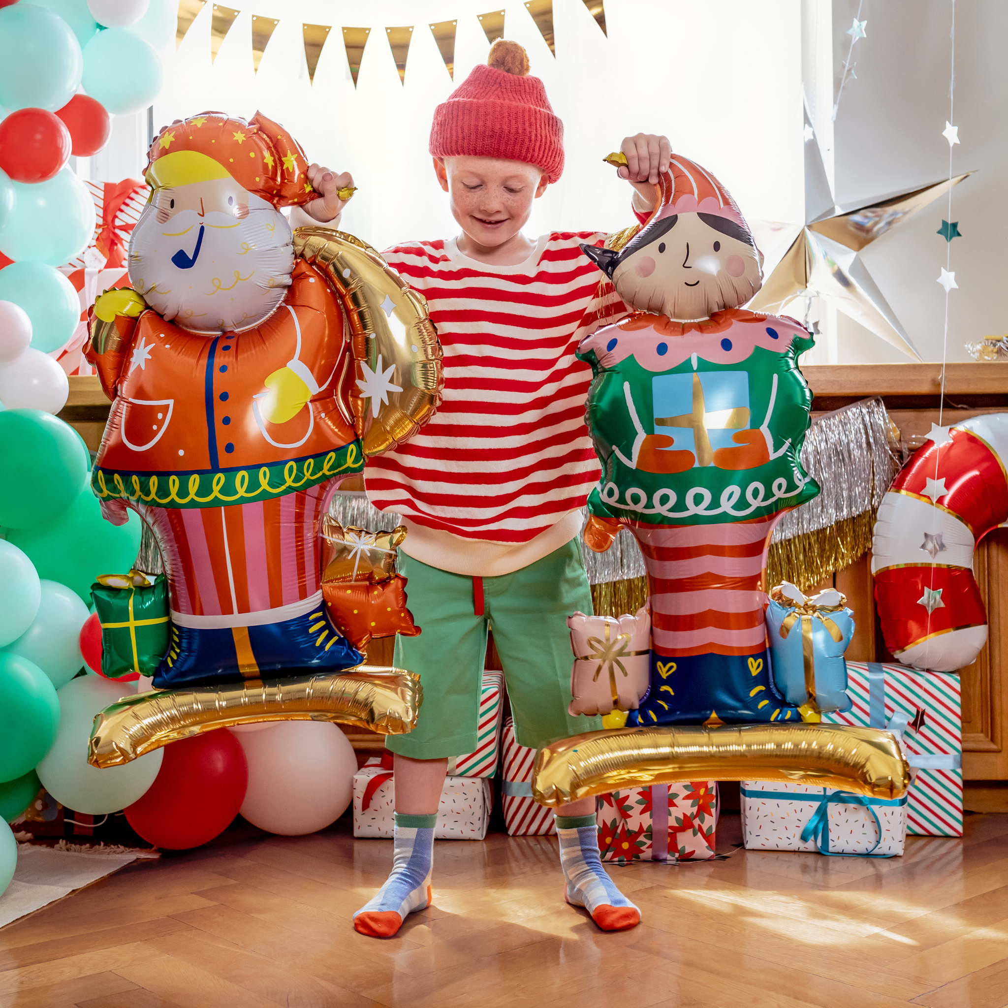 Stehender Folienballon Weihnachtsmann mit Pfeife -hey-Party.de- Folienballons -#Variante_