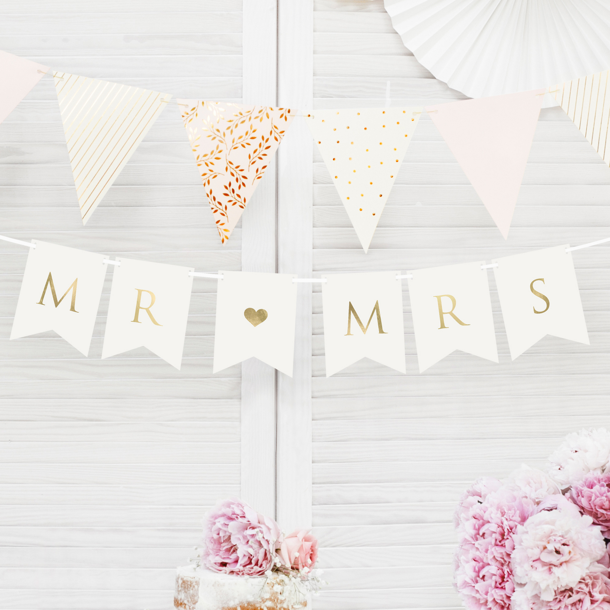 Girlande Wimpel "Mr. ❤︎ Mrs." Weiß und Gold -hey-Party.de- Girlanden -#Variante_